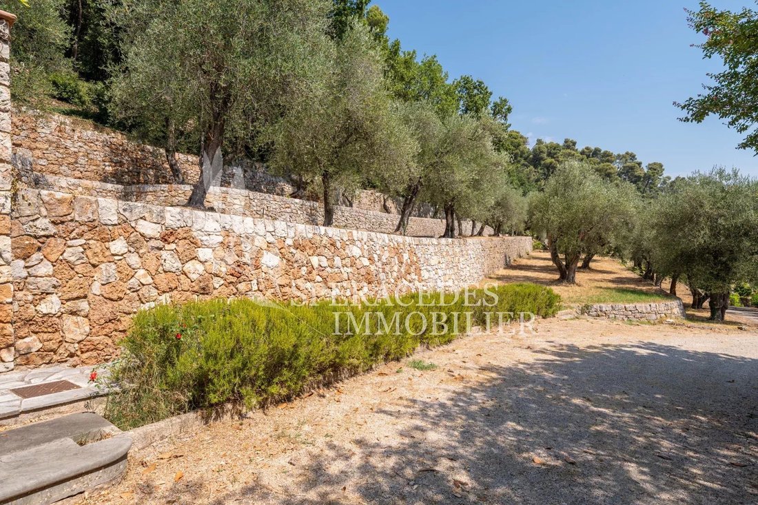 Estate in Cabris, Provence-Alpes-Côte d'Azur, France 4 - 17295134