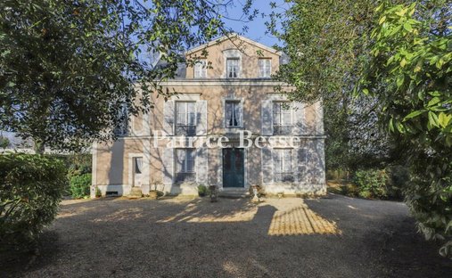 House in Centre, Brunoy, France 1