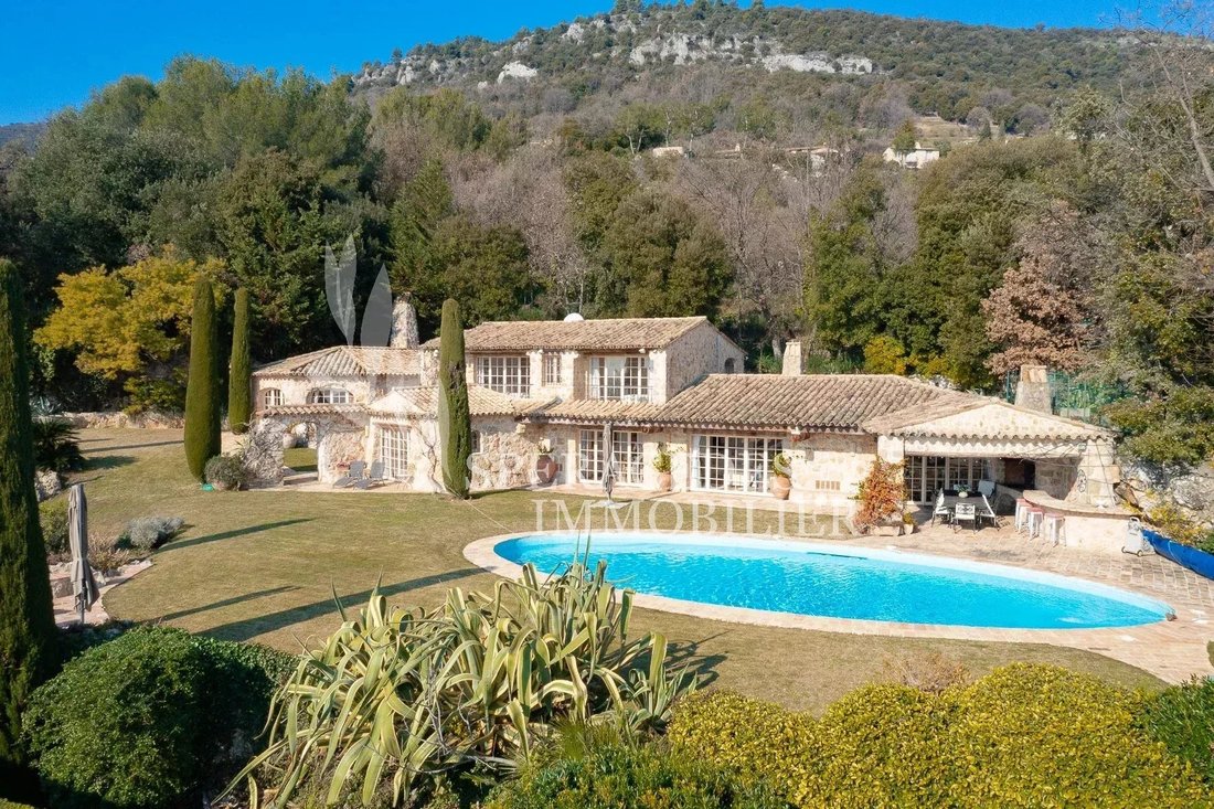 Estate in Tourrettes-sur-Loup, Provence-Alpes-Côte d'Azur, France 1 - 16879761