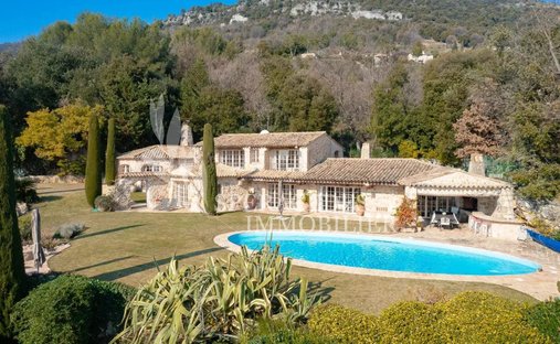 Estate in Tourrettes-sur-Loup, Provence-Alpes-Côte d'Azur, France 1