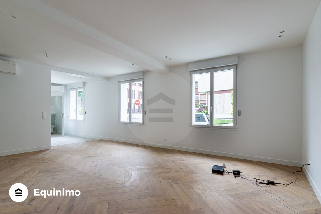 House in Fontenay-sous-Bois, Ile-de-France, France 2 - 17549474