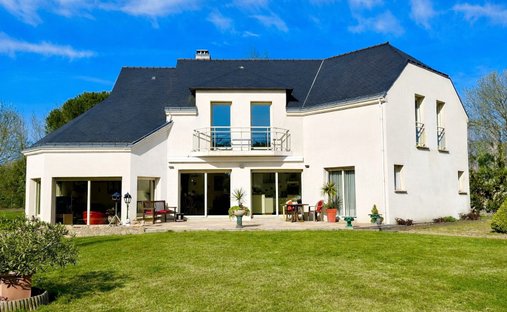 House in Mauves-sur-Loire, Pays de la Loire, France 1