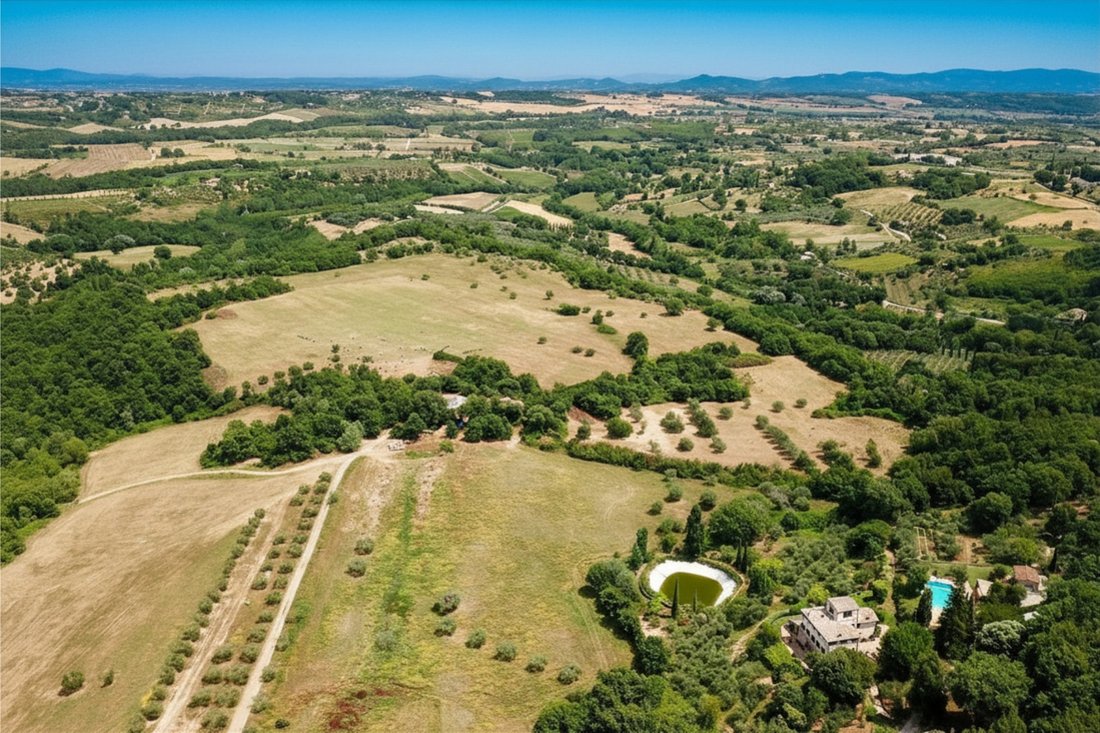 Villa in Sarteano, Tuscany, Italy 2 - 15590610