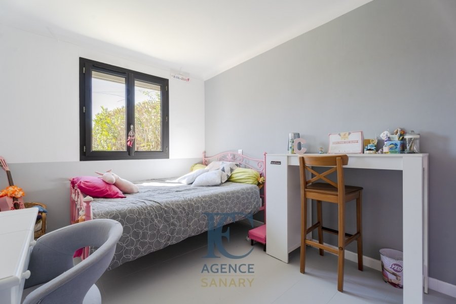 House in Saint-Cyr-sur-Mer, Provence-Alpes-Côte d'Azur, France 4 - 17552523