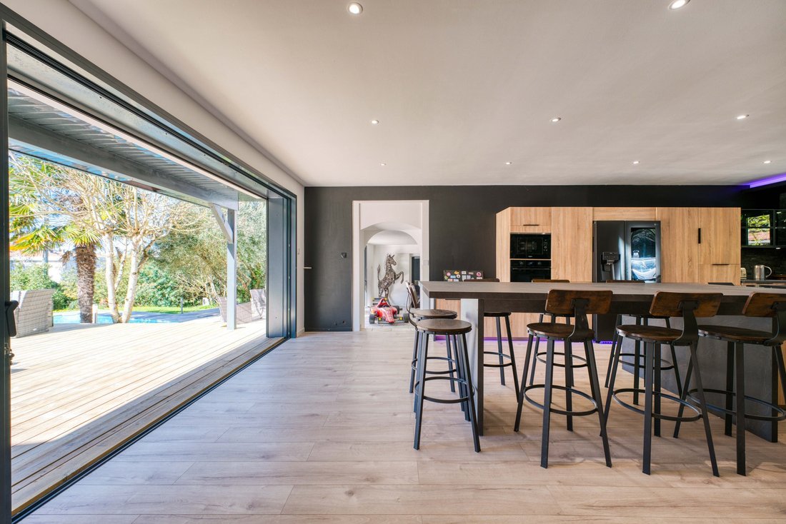 House in Saint-Palais-sur-Mer, Nouvelle-Aquitaine, France 3 - 13753331