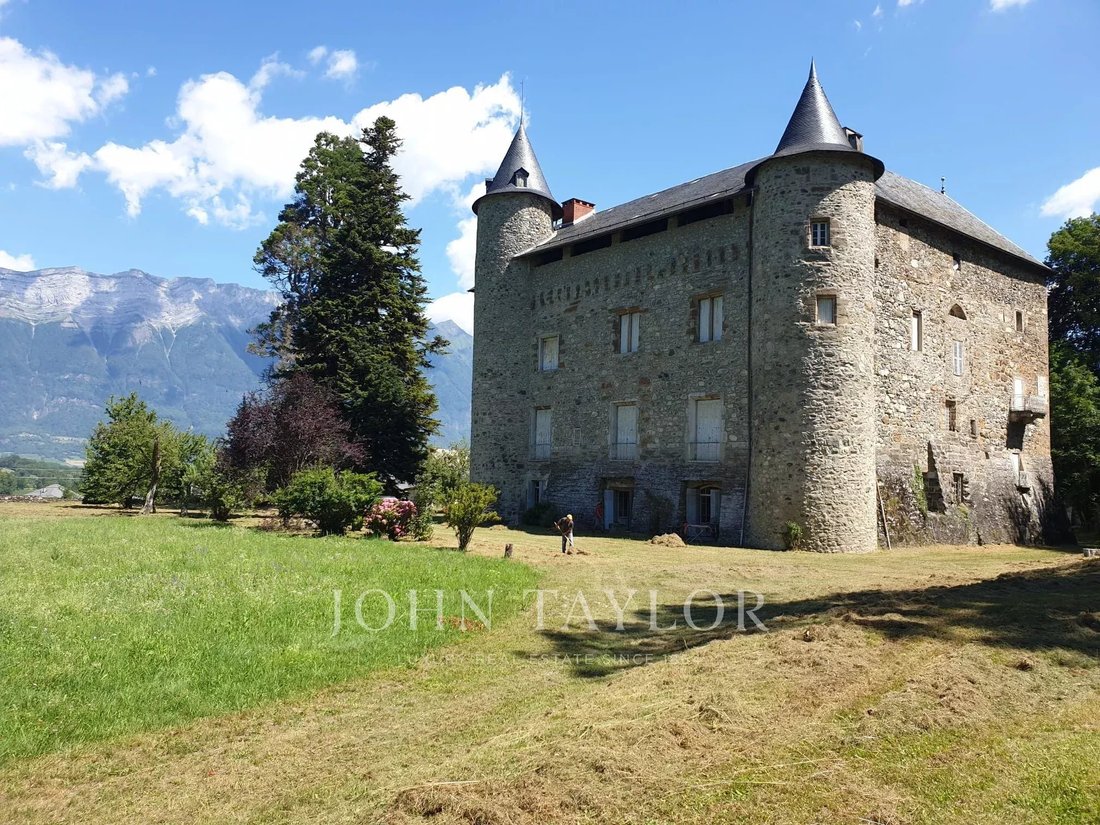 Castle in Centre Ville Nord, Aix-les-Bains, France 1 - 17550289