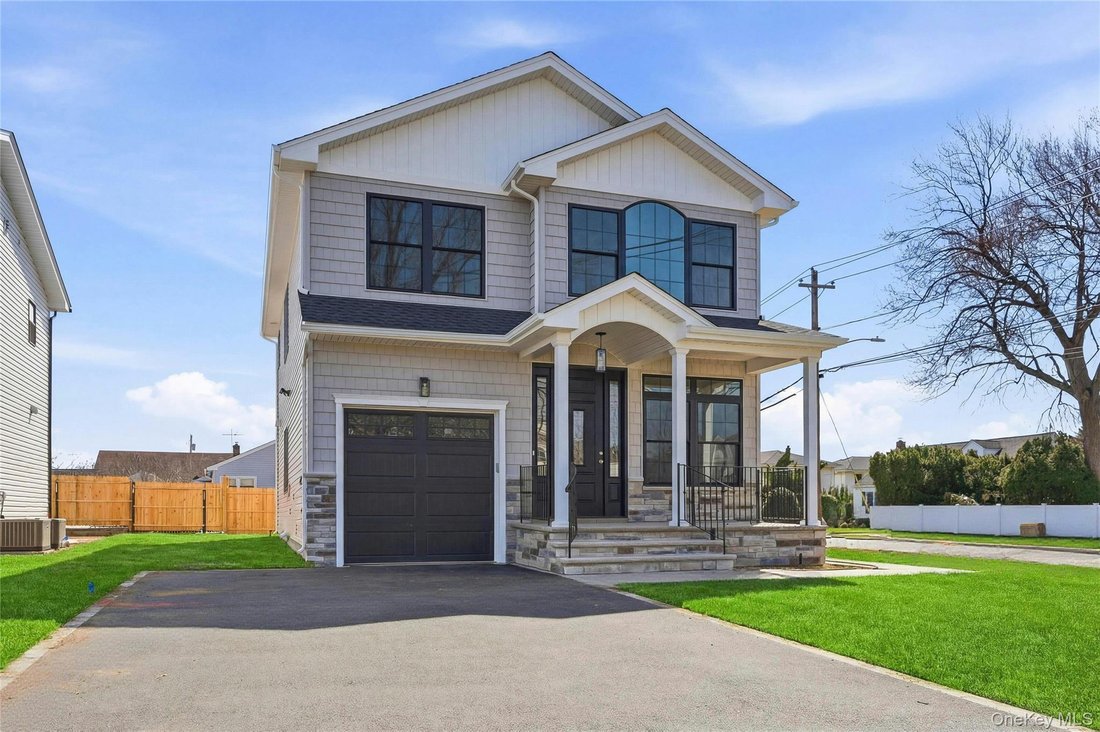 House in Wantagh, New York, United States 2 - 17548879