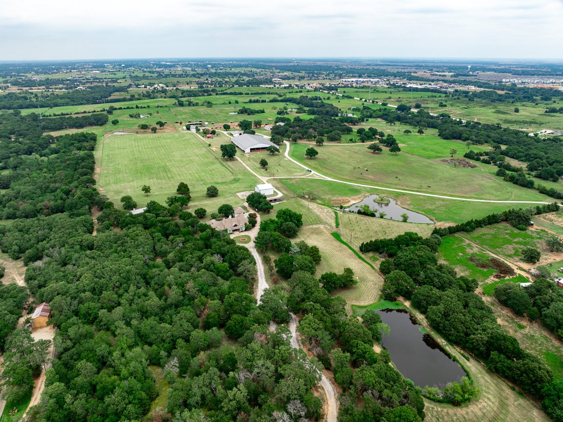 House in Cross Roads, Texas, United States 2 - 17550775