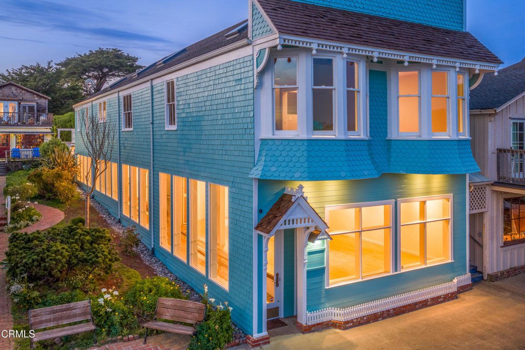 Mendocino, California, United States 4 - 17552927