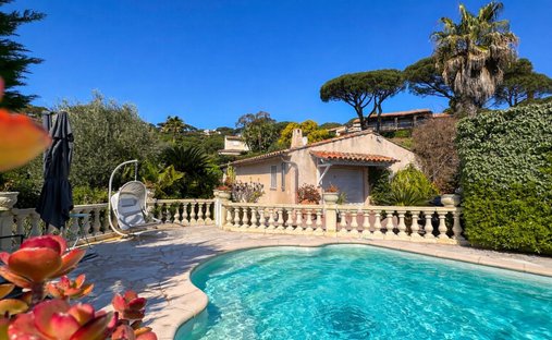 Villa in Nartelle-Noyer-Bellevue-bd des Sardinaux, Sainte-Maxime, France 1