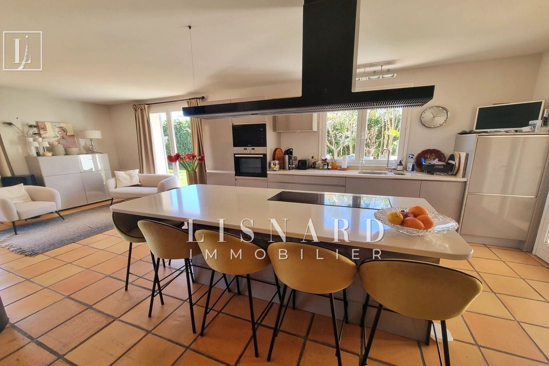 Villa in Centre, Vallauris, France 4 - 17553263