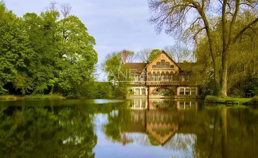 Estate in Ferrieres-en-Brie, Ile-de-France, France 1