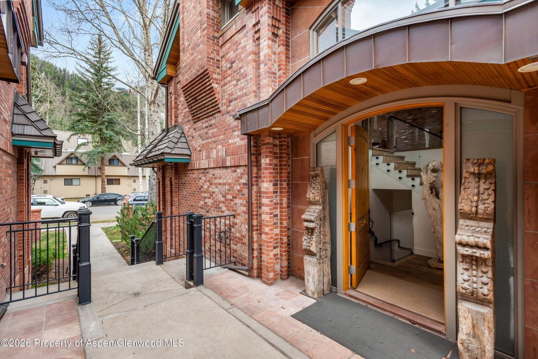 Townhouse in Aspen, Colorado, United States 3 - 17551987