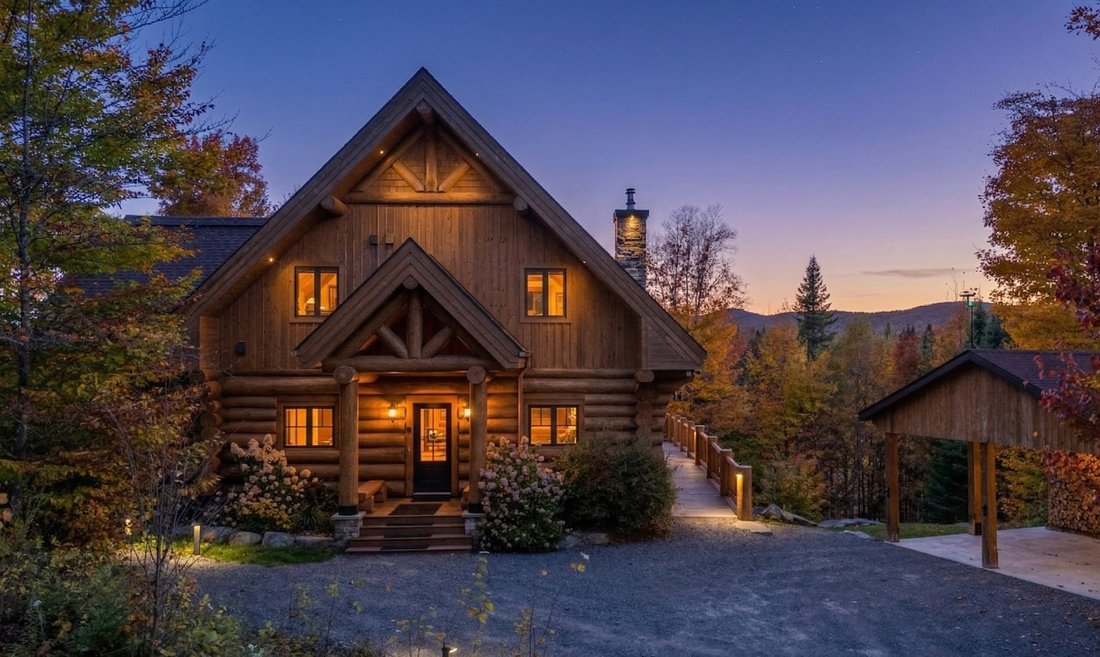 Chalet in Val-des-Lacs, Quebec, Canada 1 - 17549925