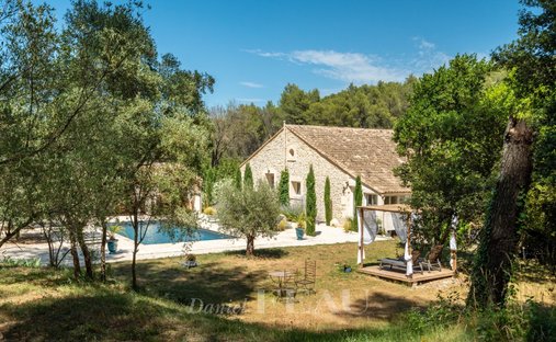 Casa en Saint-Étienne-du-Grès, Provenza-Alpes-Costa Azul, Francia 1