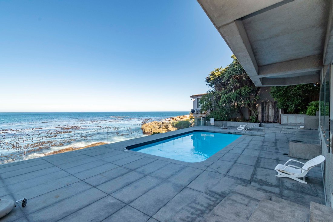 Apartment in Camps Bay, Cape Town, South Africa 4 - 17550549