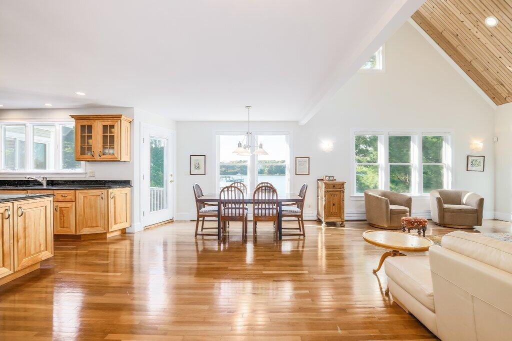 House in Mashpee, Massachusetts, United States 4 - 17549113