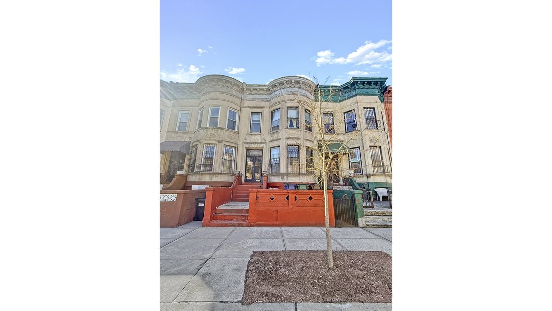 House in New York, New York, United States 1 - 17549753