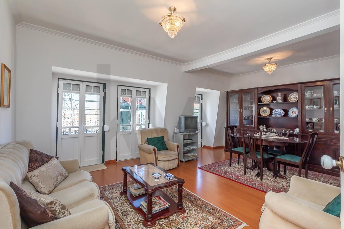 Apartment in Arroios, Lisbon, Portugal 2 - 17555093