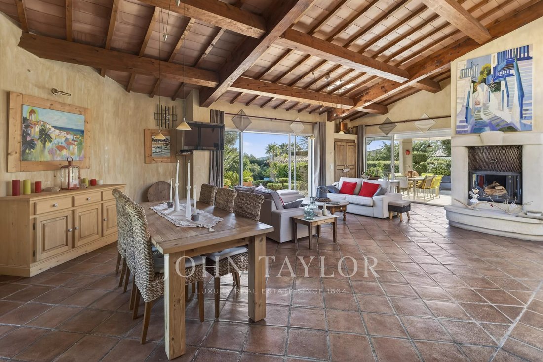 Villa in Saint-Cyr-sur-Mer, Provence-Alpes-Côte d'Azur, France 4 - 17550323