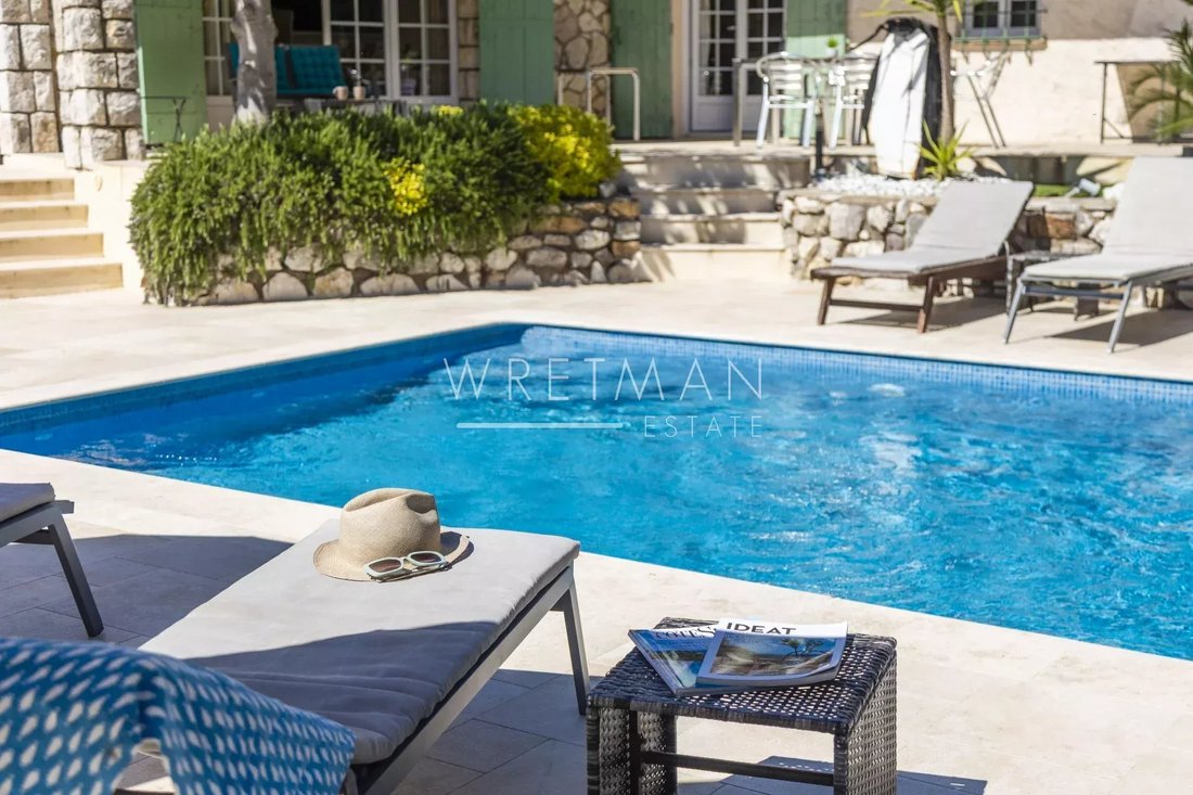 Villa in Mandelieu-la-Napoule, Provence-Alpes-Côte d'Azur, France 4 - 17464865