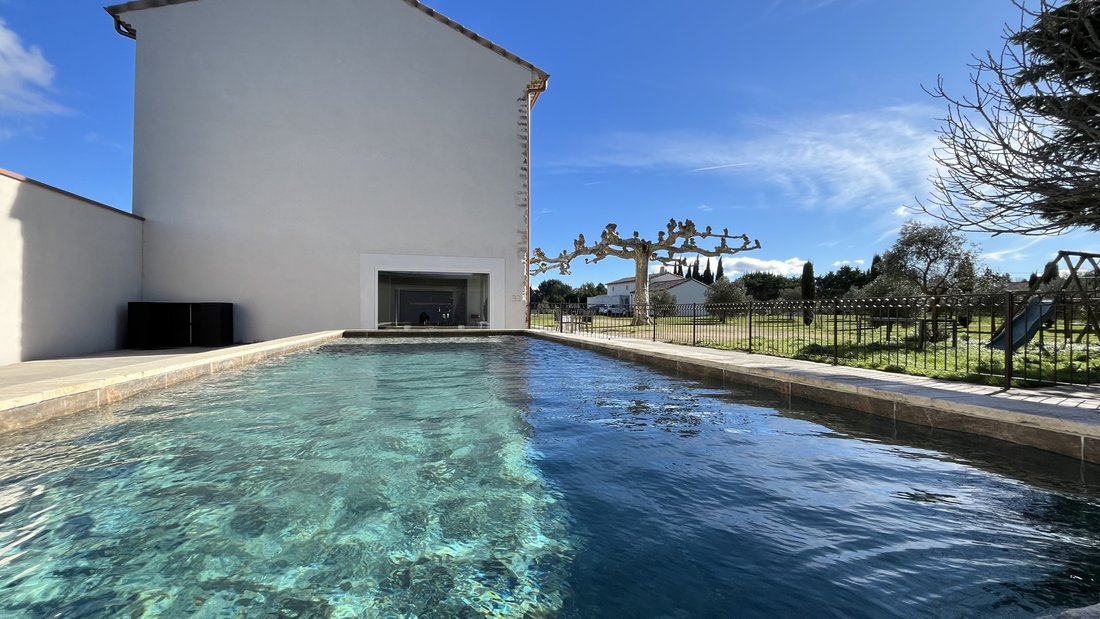 Castle in Secteur Nord, Pernes-les-Fontaines, France 3 - 17553065