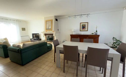 House in Les Pavillons-sous-Bois, Ile-de-France, France 1