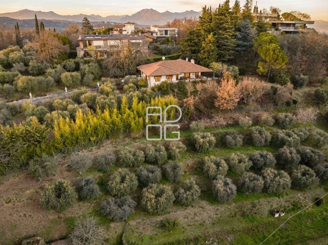 Villa in Hill Zone, Padenghe sul Garda, Lombardy 3 - 16956632