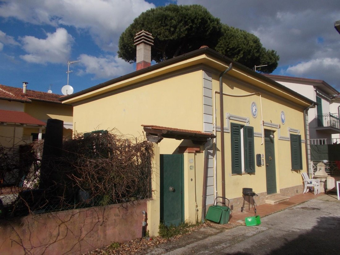 Townhouse in Tonfano, Pietrasanta, Italy 1 - 17552179