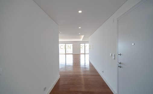 Apartment in Santa Iria de Azoia, Sao Joao da Talha e Bobadela, Lisbon, Portugal 1