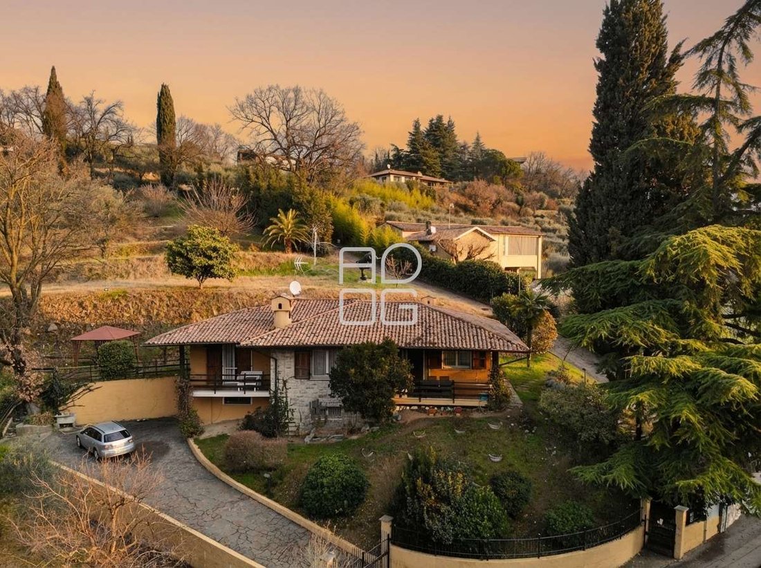 Villa in Hill Zone, Padenghe sul Garda, Lombardy 2 - 16956632