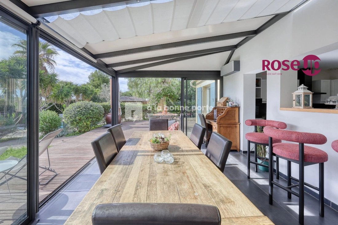 Villa in La Cadiere-d'Azur, Provence-Alpes-Côte d'Azur, France 5 - 16536797