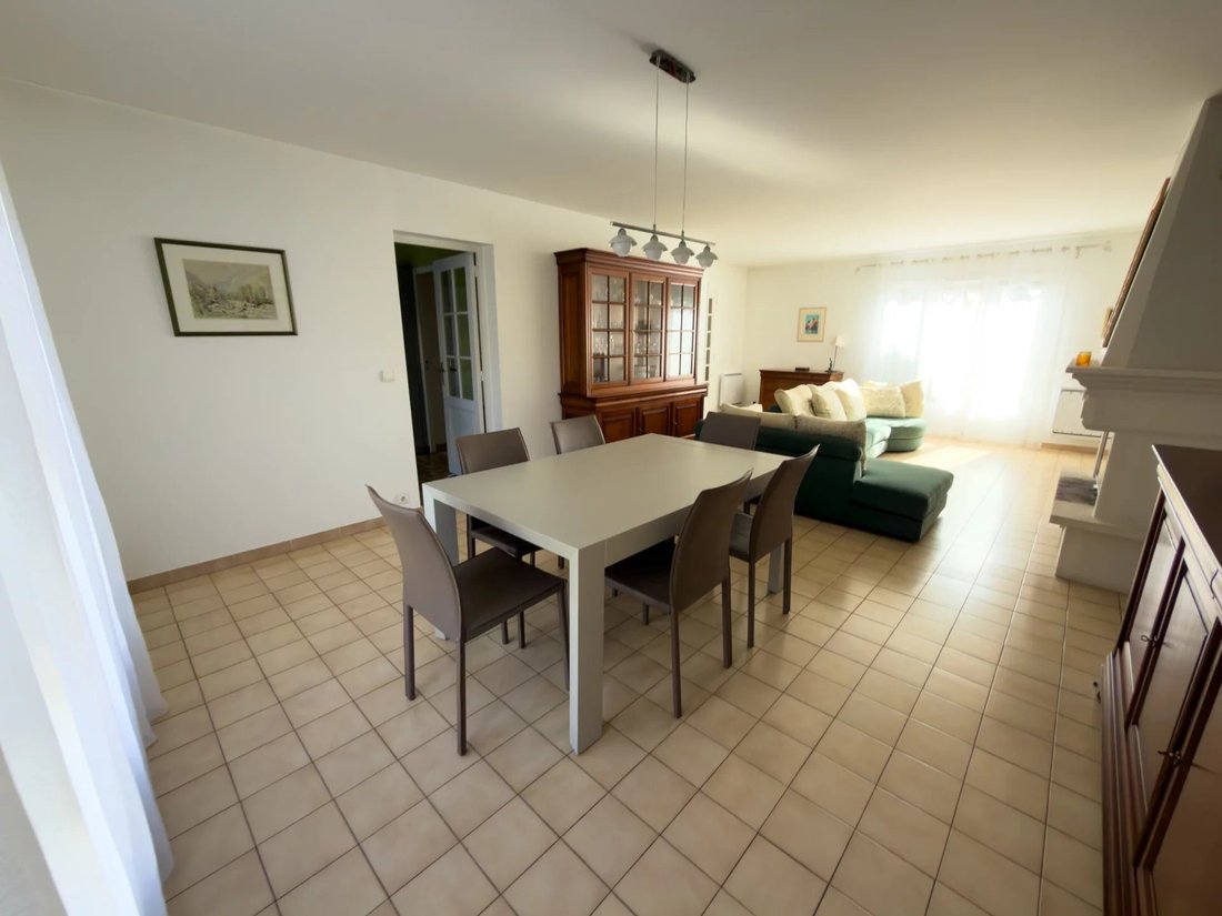 House in Les Pavillons-sous-Bois, Ile-de-France, France 4 - 17550150