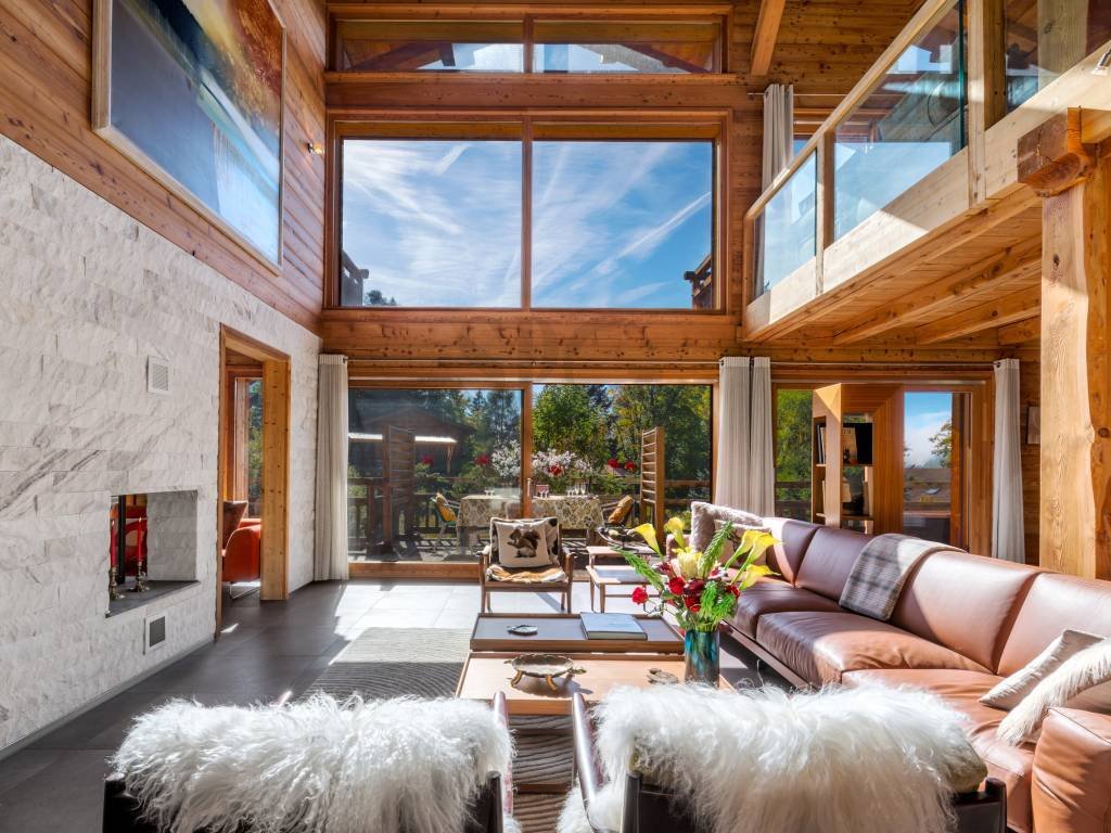 Light Filled Chalet Bayrou In The Villars Sur Ollon Region