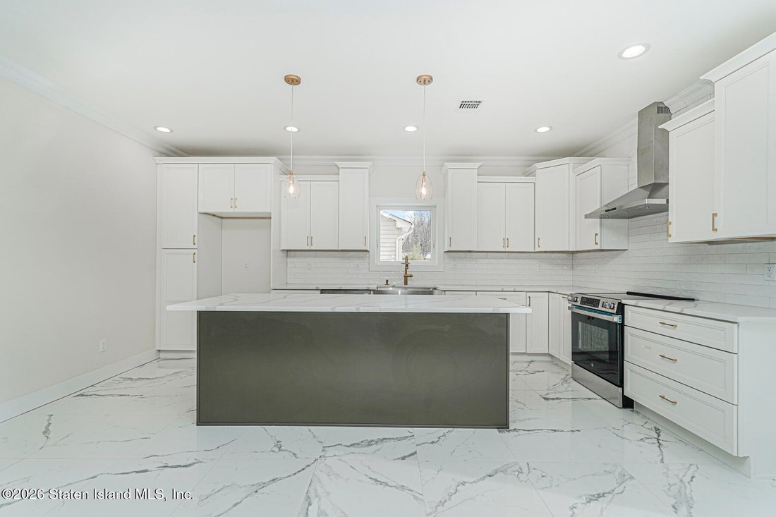House in New York, New York, United States 5 - 17551932