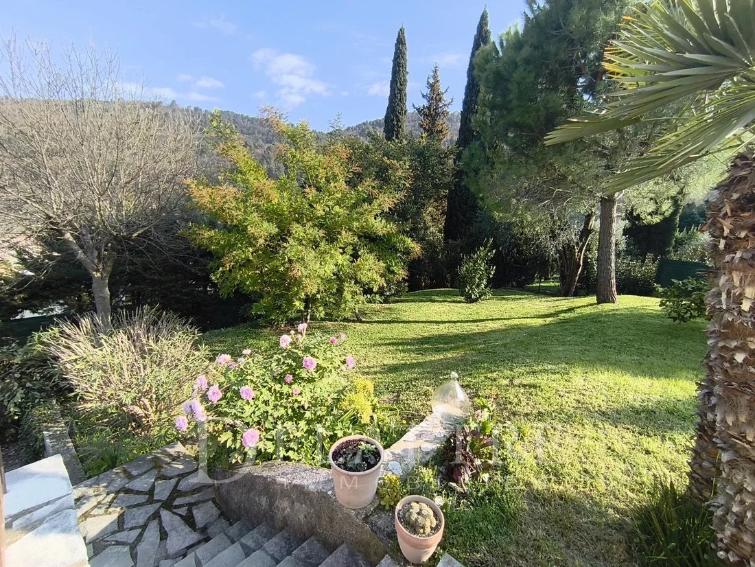 House in Le Bar-sur-Loup, Provence-Alpes-Côte d'Azur, France 2 - 17550305