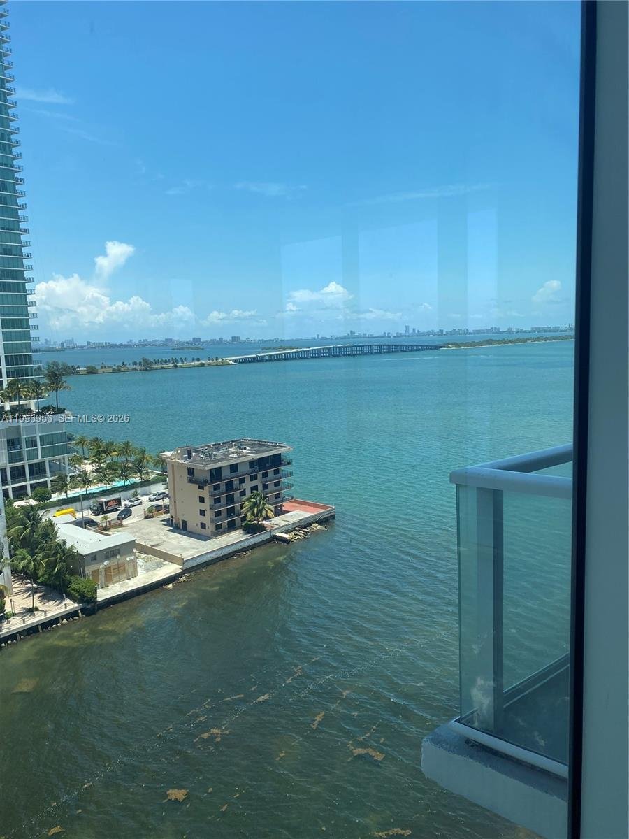 Condo in Miami, Florida, United States 1 - 17552512