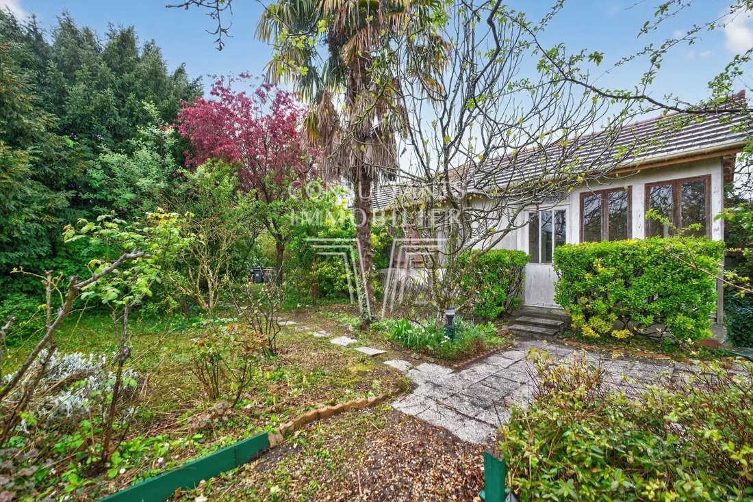 House in Espaces Jeunes, Issy-les-Moulineaux, France 2 - 17491822