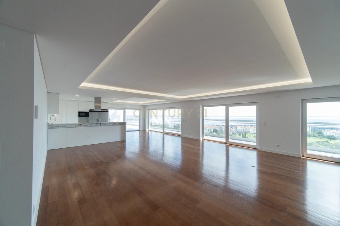 Apartment in Santa Iria de Azoia, Sao Joao da Talha e Bobadela, Lisbon, Portugal 3 - 13397410