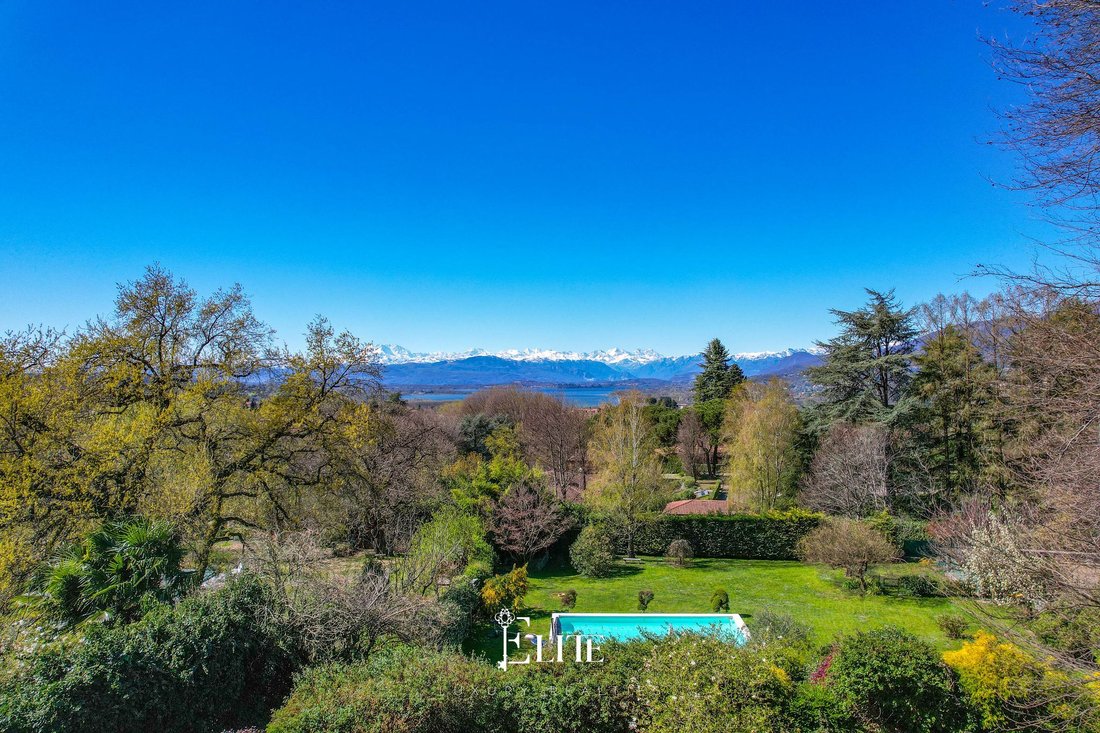 Villa in Buguggiate, Lombardy, Italy 5 - 17067646