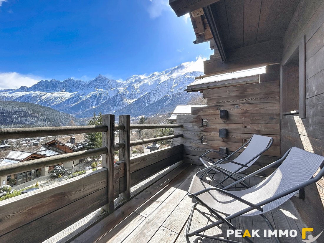 Chalet in Les Houches, Auvergne-Rhône-Alpes, France 1 - 17555312