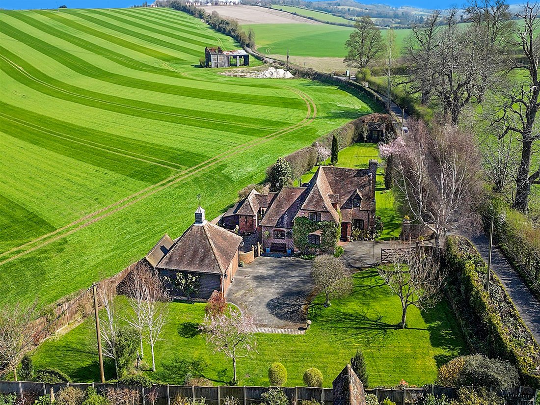 House in Mystole, Chartham, England 2 - 17555471