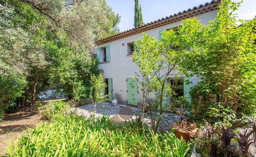 House in Les Combes, Antibes, France 1
