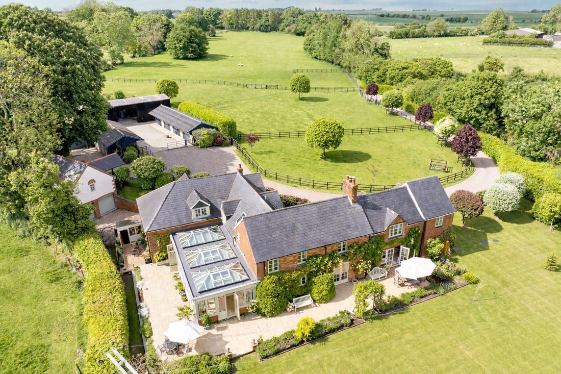 House in Uffcott, Broad Hinton, England 5 - 14333423