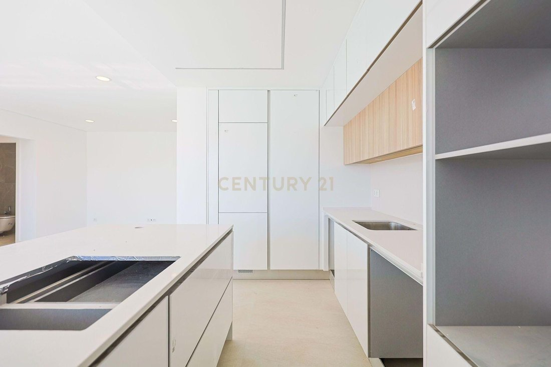 Apartment in Charneca de Caparica e Sobreda, Setubal, Portugal 2 - 17555356