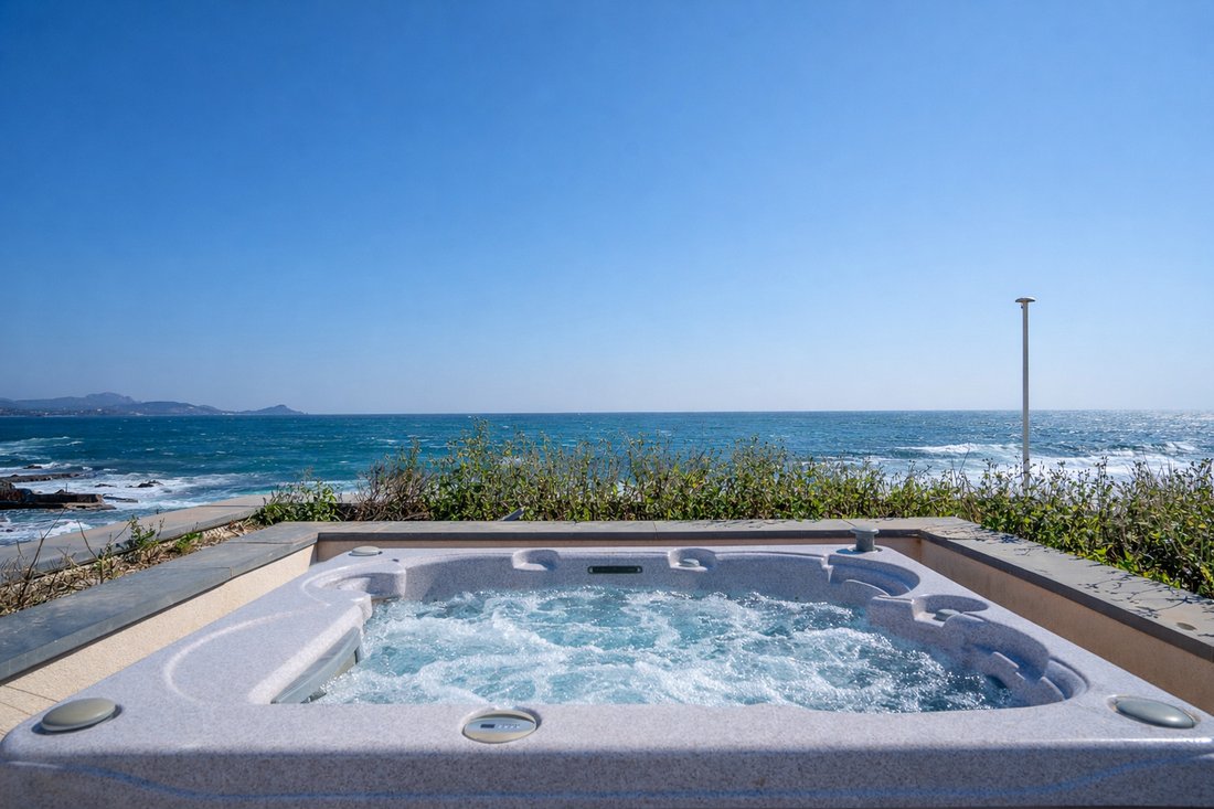 House in Frejus, Provence-Alpes-Côte d'Azur, France 3 - 17555545