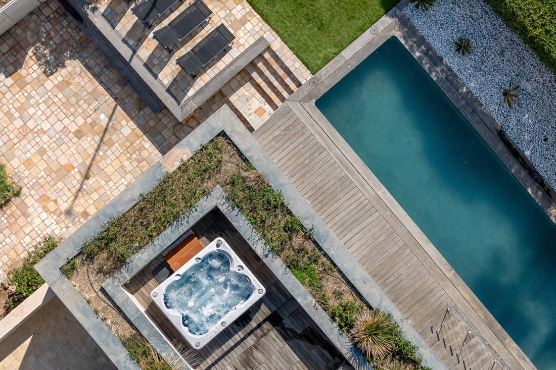 House in Frejus, Provence-Alpes-Côte d'Azur, France 2 - 17555545