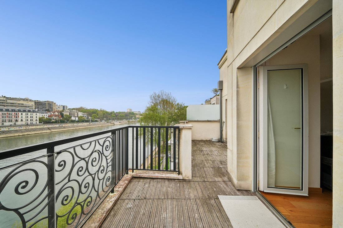 Apartment in La Plaine des Sablons, Neuilly-sur-Seine, France 1 - 17555380