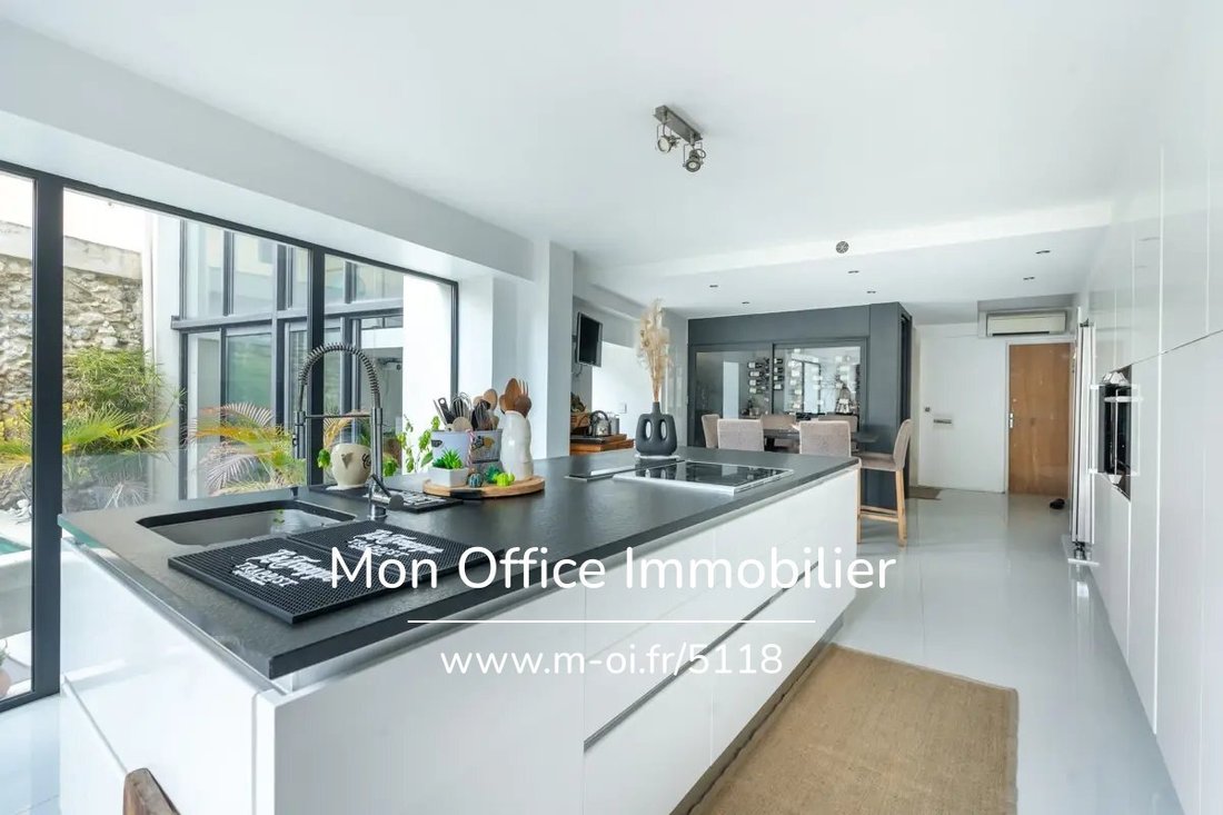 House in Zone Urbaine, Lambesc, France 2 - 17555434