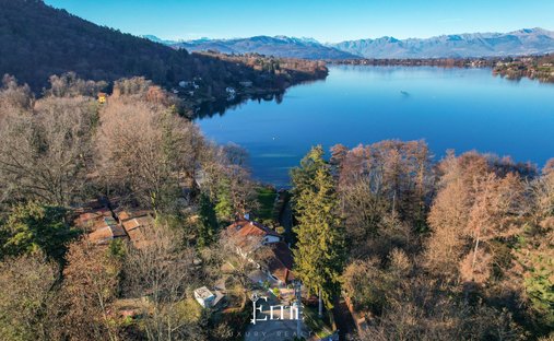 Villa in Comabbio, Lombardei, Italien 1